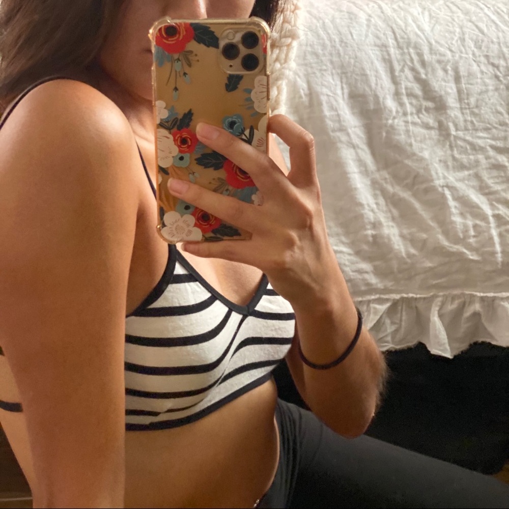 Bralettes (3) - Picture 4 of 6